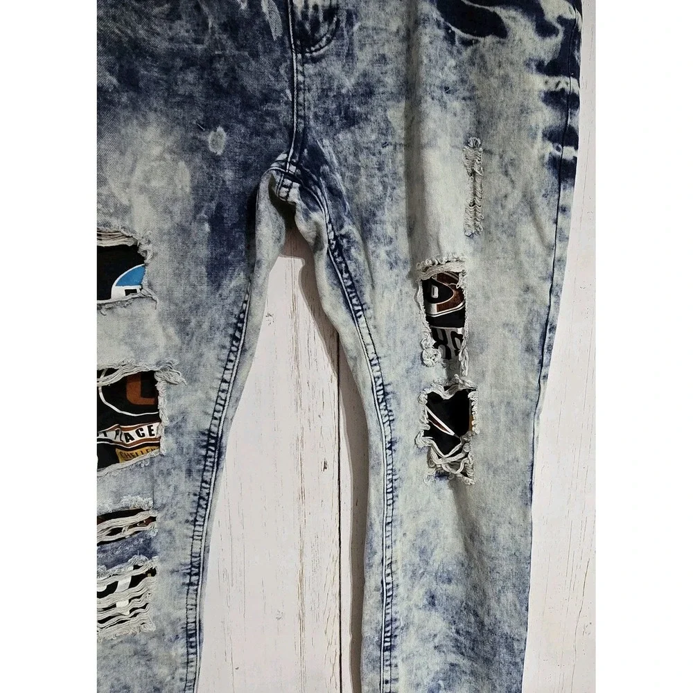 Switch Remarkable 44x32 Destroyed Patched Painted Stretch‎ Jeans